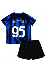 Fotbalové Dres Inter Milan Alessandro Bastoni #95 Dětské Domácí Oblečení 2023-24 Krátký Rukáv (+ trenýrky)